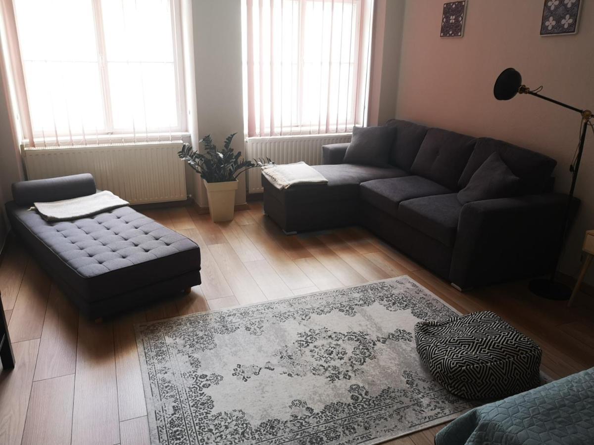 Palace - Belvarosi Apartman Eger Ngoại thất bức ảnh