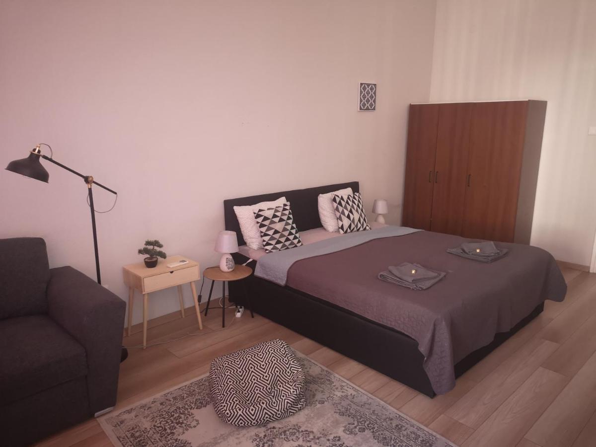 Palace - Belvarosi Apartman Eger Ngoại thất bức ảnh
