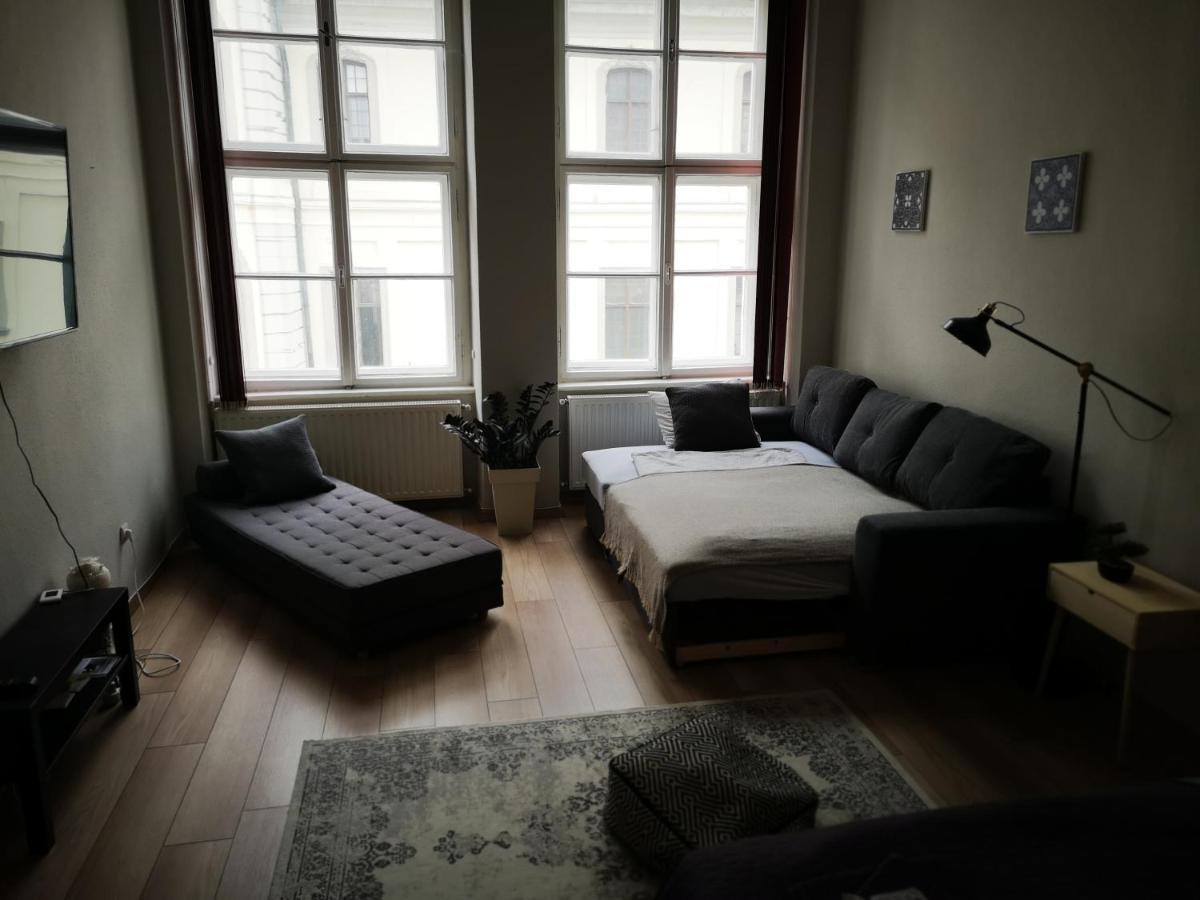 Palace - Belvarosi Apartman Eger Ngoại thất bức ảnh