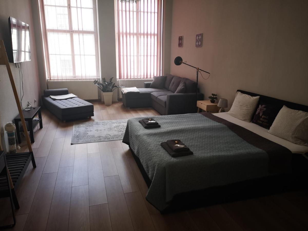 Palace - Belvarosi Apartman Eger Ngoại thất bức ảnh