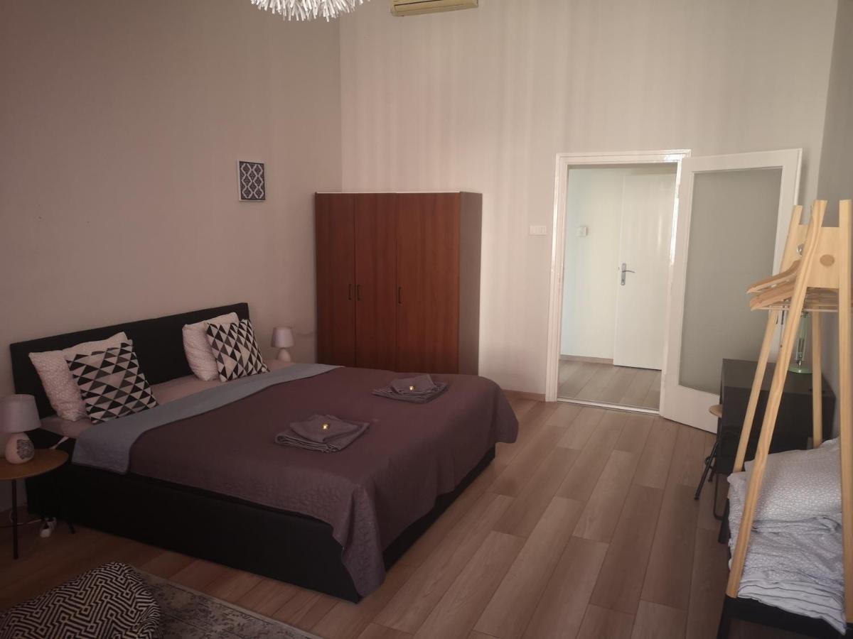 Palace - Belvarosi Apartman Eger Ngoại thất bức ảnh